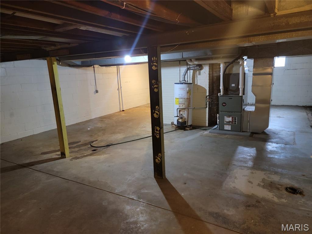 828 Airport Road St. Louis, MO 63135 - Photo 22 of 24