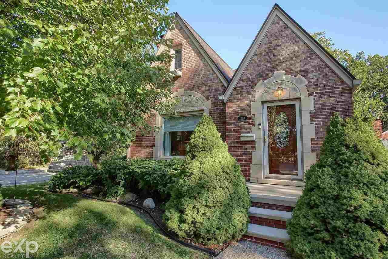 1208 Vernier Road Grosse Pointe, MI 48236 - Photo 1 of 26 50056477.JPG