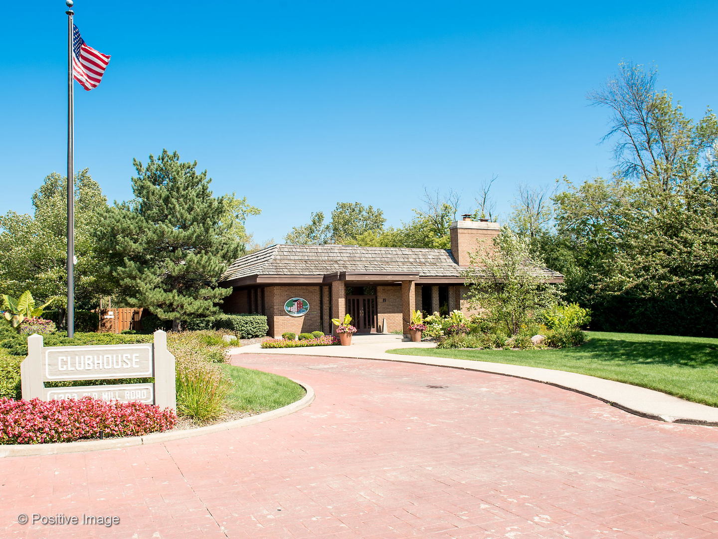 1228 Indian Trail Road Hinsdale, IL 60521 - Photo 25 of 27 a front view of a house with a yard