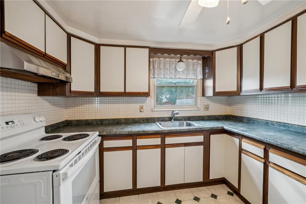4269 Glen Lytle Road Pittsburgh, PA 15217 - Photo 17 of 32 Gallery Image 17