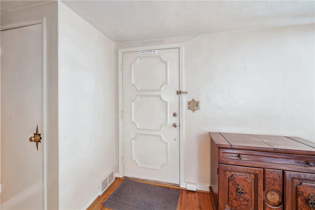 4269 Glen Lytle Road Pittsburgh, PA 15217 - Photo 10 of 32 Gallery Image 10