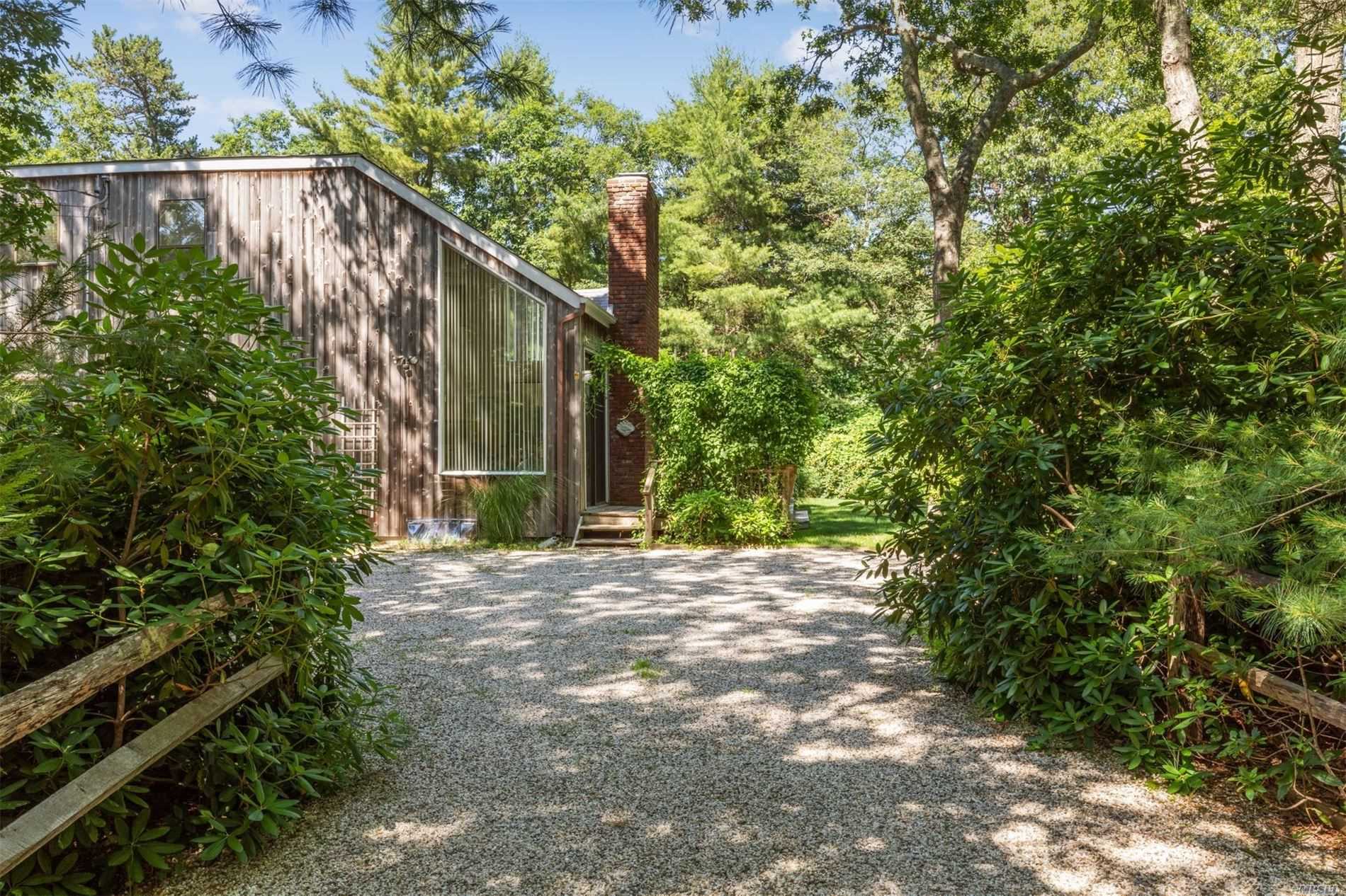 222 Buckskill Road East Hampton, NY 11937 - Photo 2 of 12