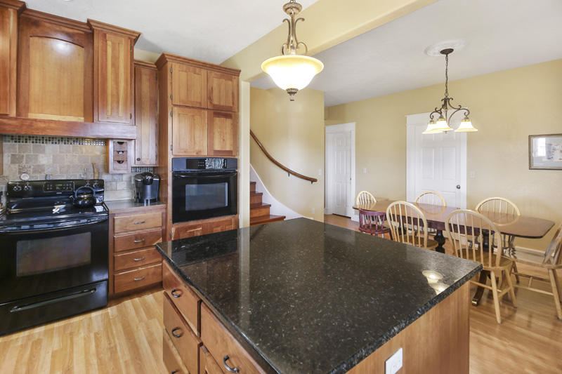 14501 Avalon Road White City, OR 97503 - Photo 14 of 49 img_0554
