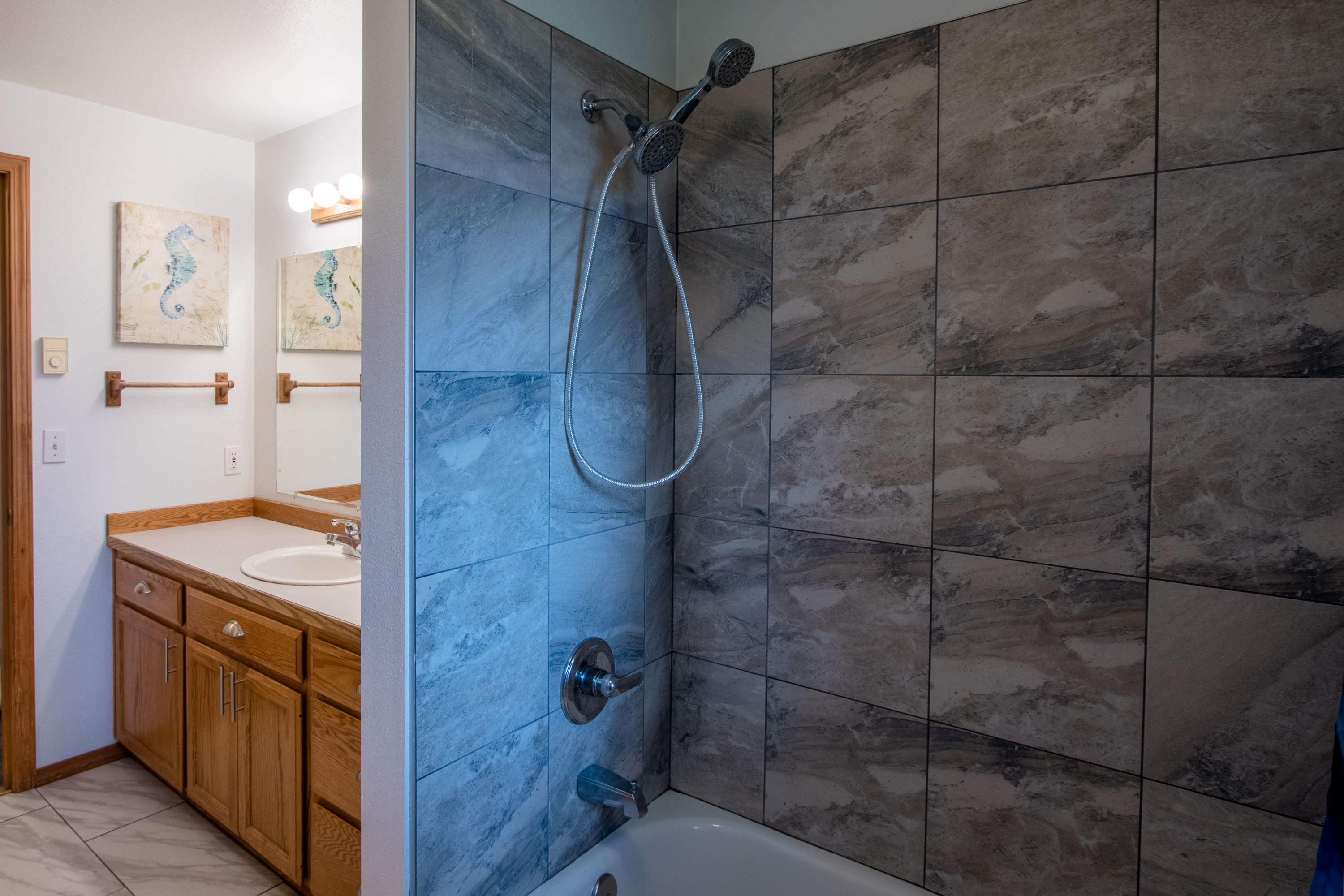 2880 Northeast Baroness Place Bend, OR 97701 - Photo 14 of 24 Shared Bathroom