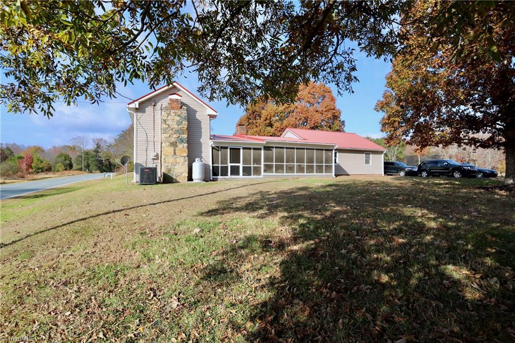 1419 Altamahaw Union Ridge Road Burlington, NC 27217 - Photo 26 of 32 Gallery Image 26