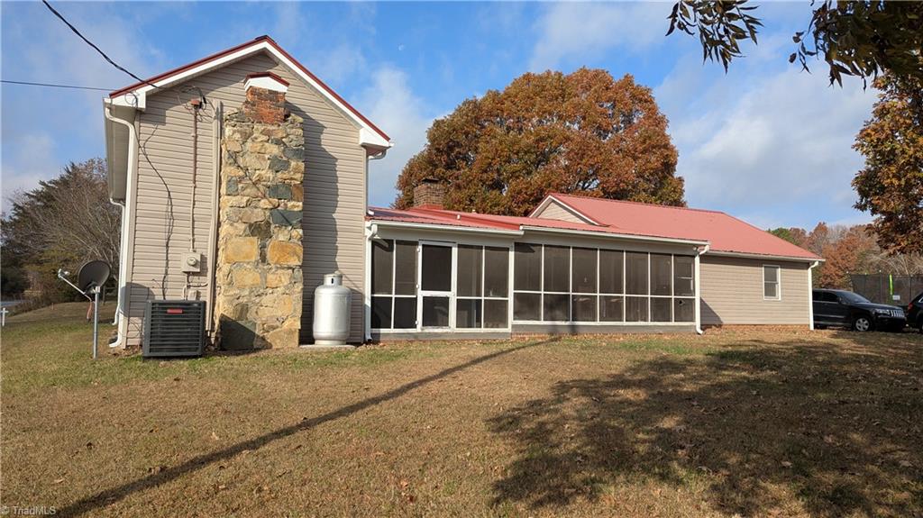 1419 Altamahaw Union Ridge Road Burlington, NC 27217 - Photo 30 of 32 Gallery Image 30