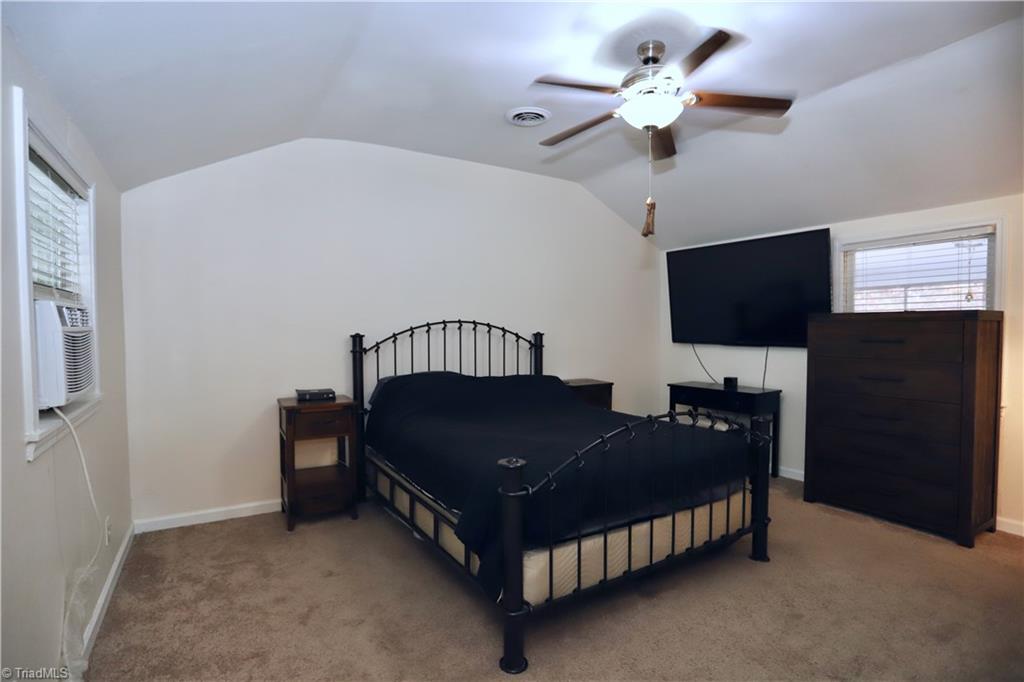 1419 Altamahaw Union Ridge Road Burlington, NC 27217 - Photo 4 of 32 Gallery Image 4