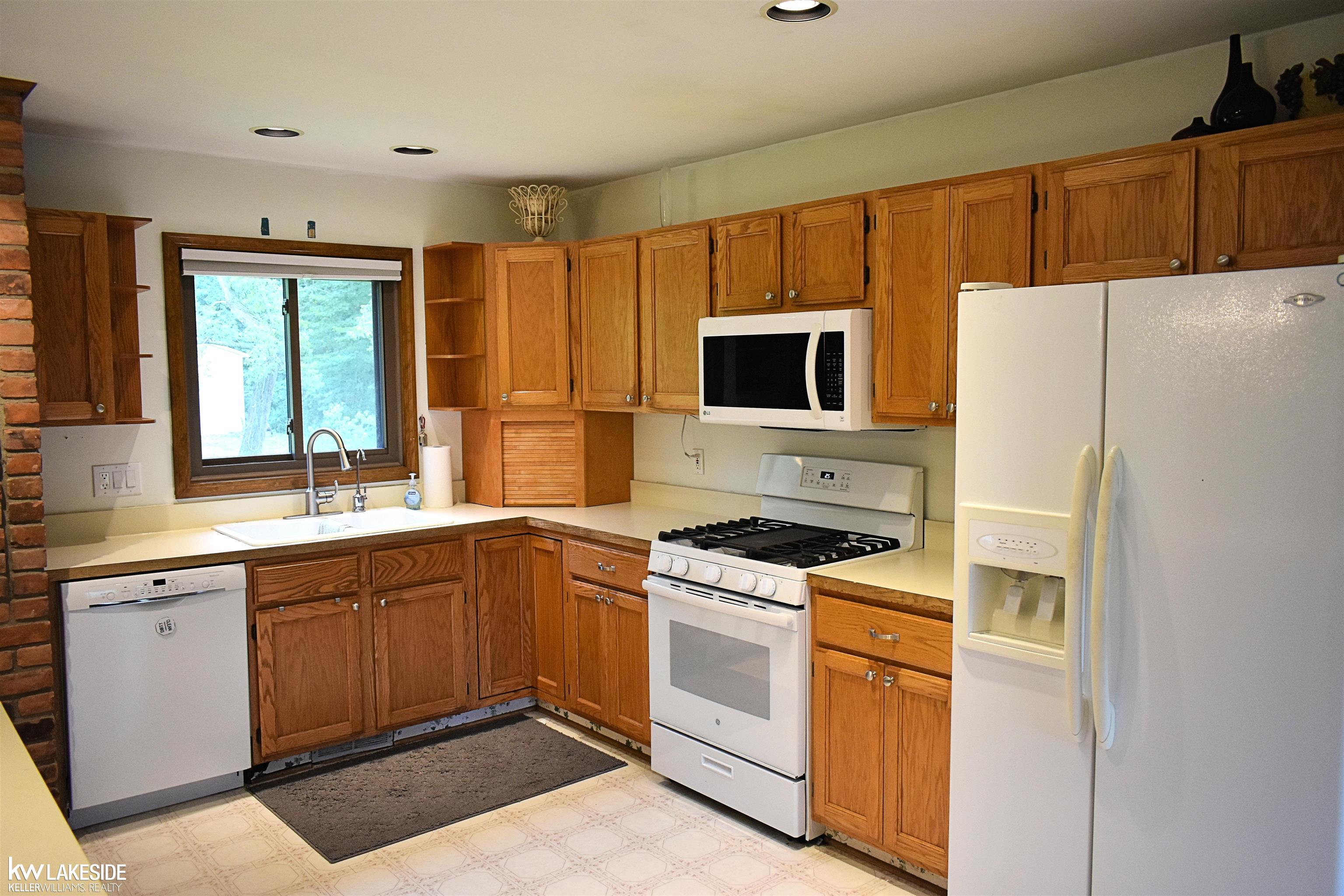 2360 Birch Road St. Clair, MI 48079 - Photo 20 of 45 50149431-816e509e-8e75-4867-abd9-c650a459a3e8.JPG
