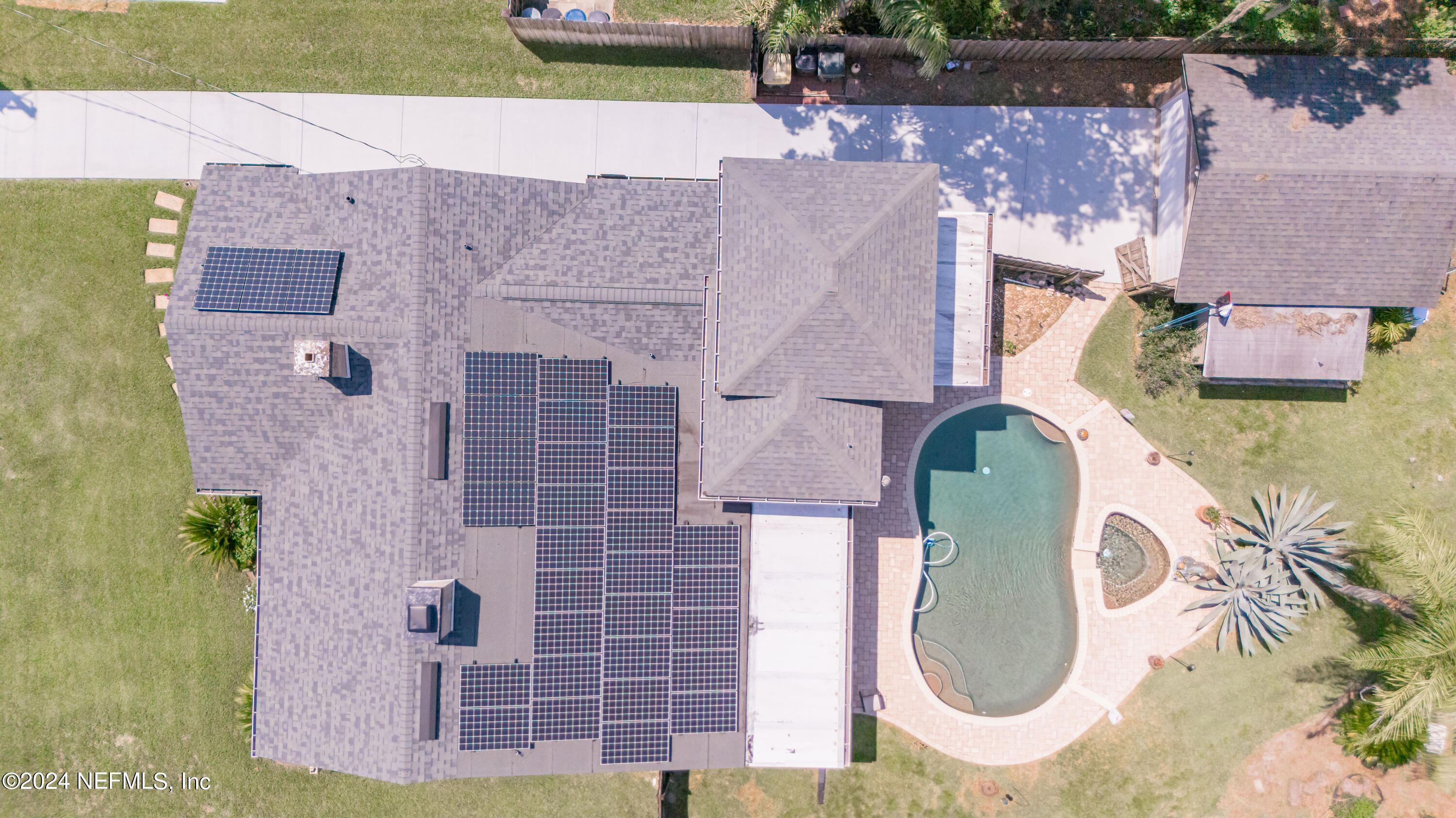 1316 Holmesdale Rd-60