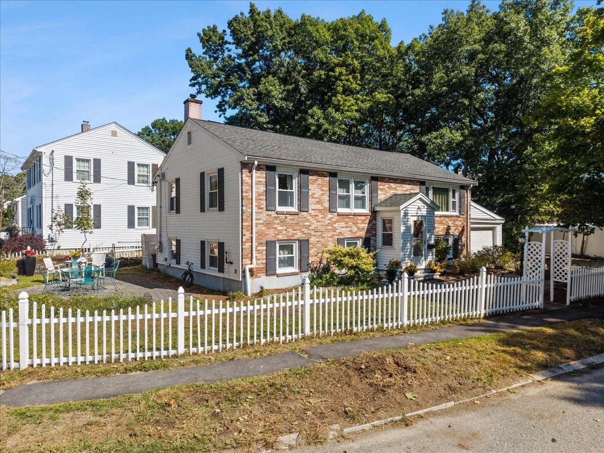 116 Running Brook Road Boston, MA 02132 - Photo 3 of 45 Gallery Image 3