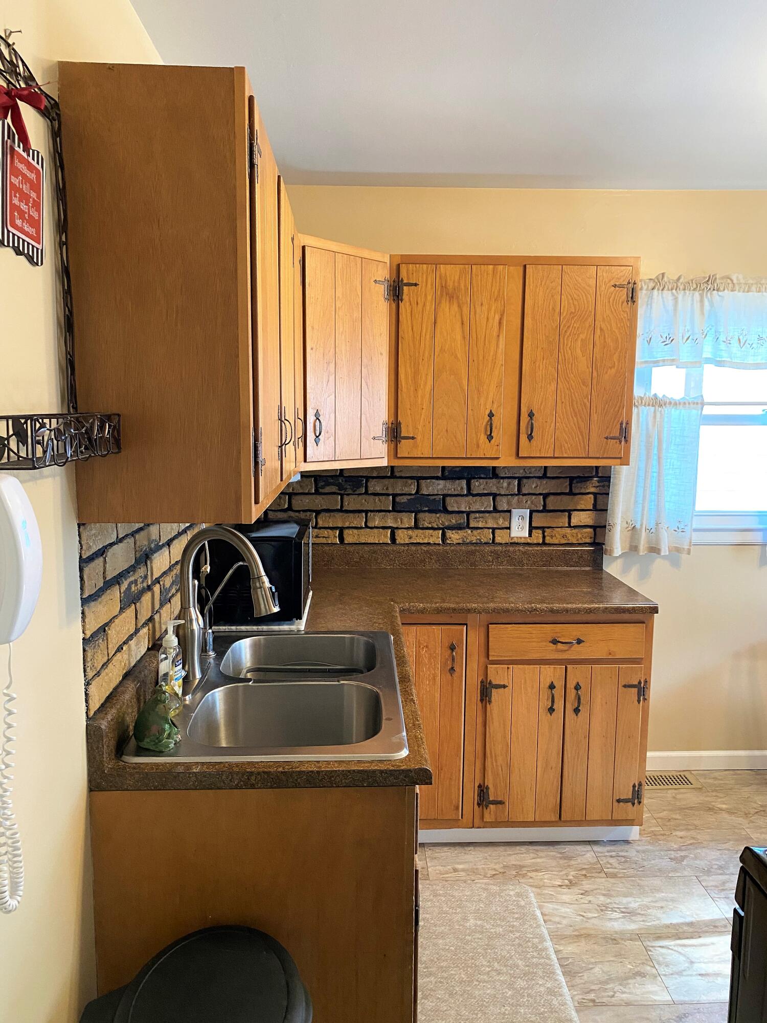 1336 Cornell Road Muskegon, MI 49441 - Photo 5 of 24 6 kitchen