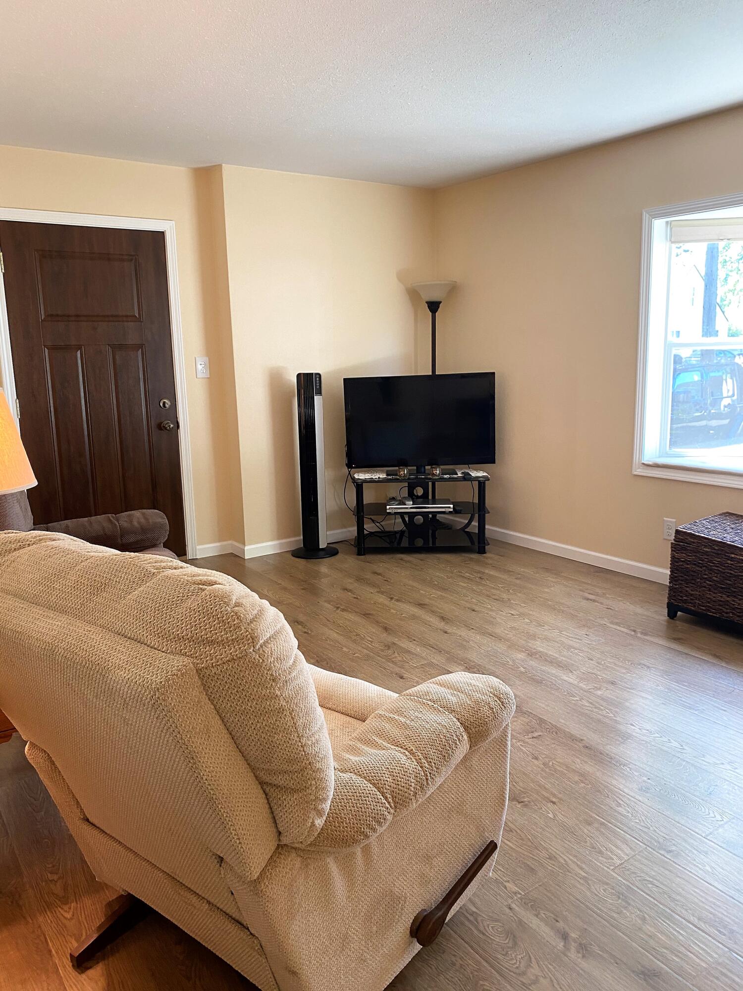 1336 Cornell Road Muskegon, MI 49441 - Photo 8 of 24 9 living room