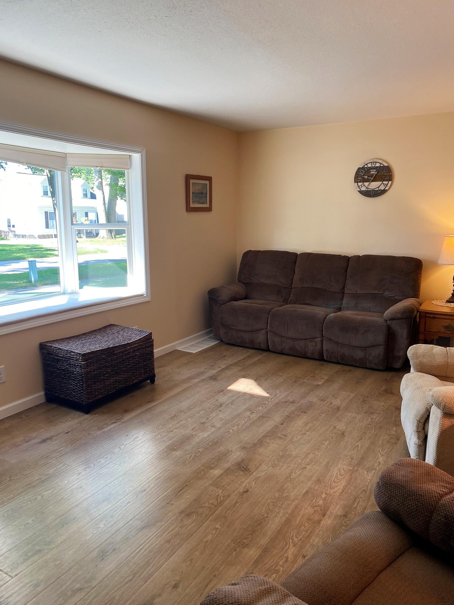 1336 Cornell Road Muskegon, MI 49441 - Photo 10 of 24 11 living room