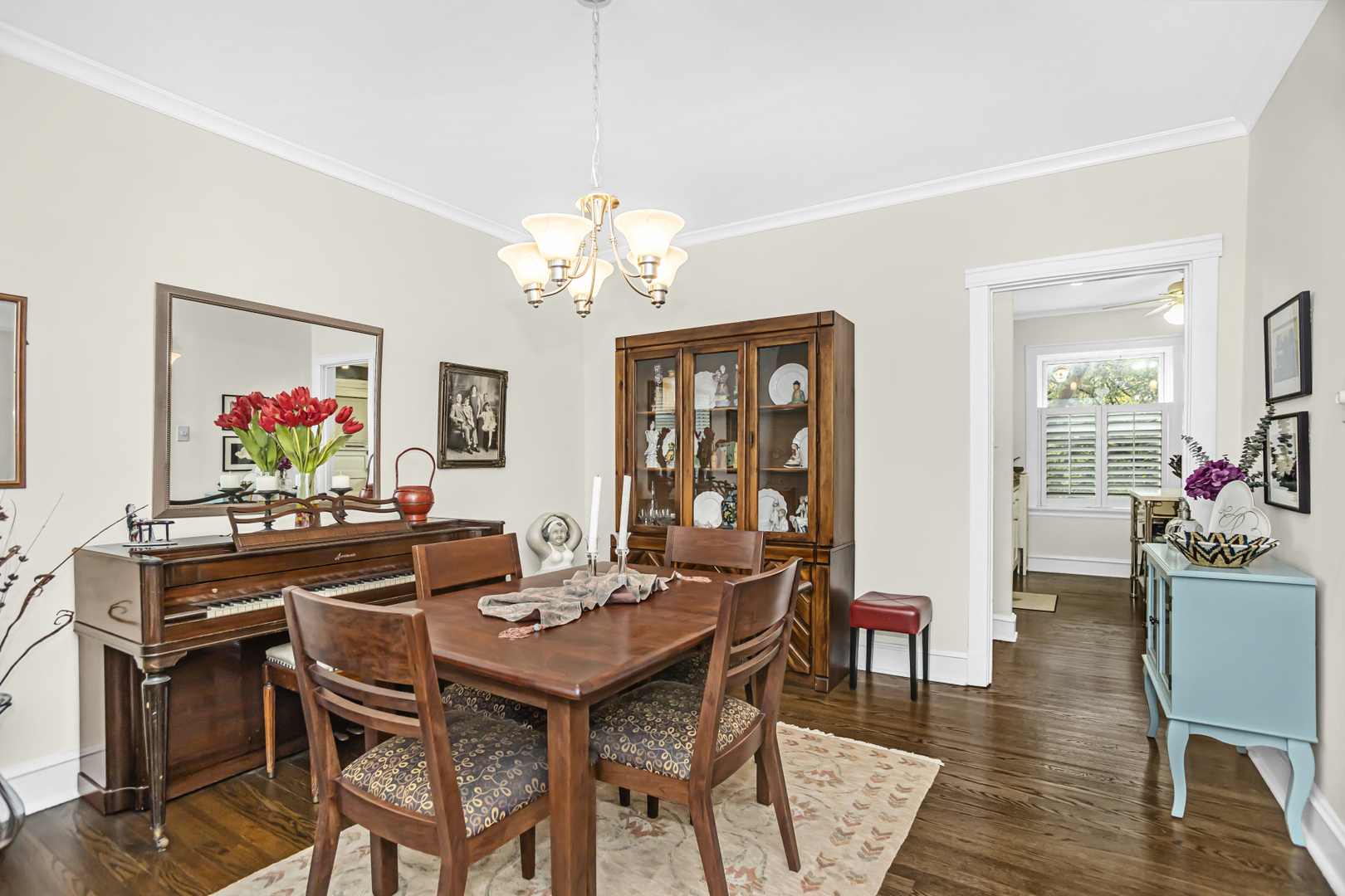 520 Sheridan Road, Unit 2A Evanston, IL 60202 - Photo 5 of 16 a view of a dining room with furniture and wooden floor