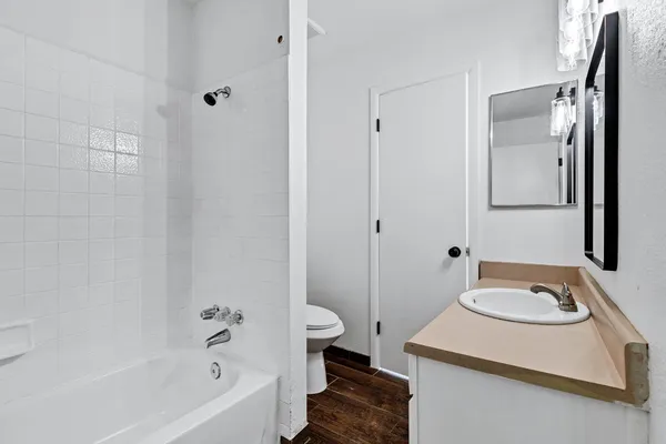 $1,800 | 3840 North 43rd Avenue, Unit 78, Phoenix, AZ 85031