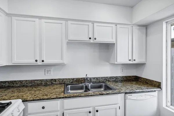 $1,800 | 3840 North 43rd Avenue, Unit 78, Phoenix, AZ 85031