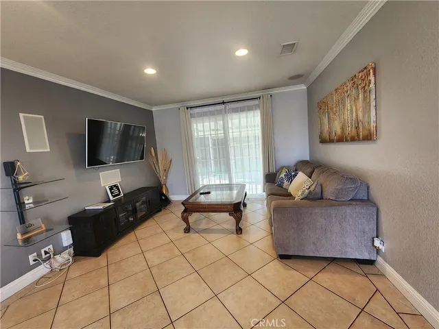 $4,100 | 501 South Courtney Avenue, Fullerton, CA 92833