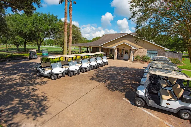 a tennis court that has tennis net