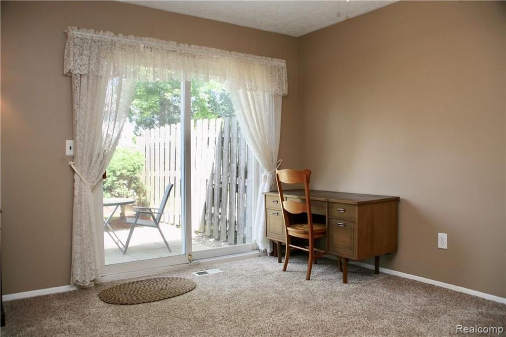 2328 Hillendale Drive Rochester Hills, MI 48309 - Photo 5 of 15