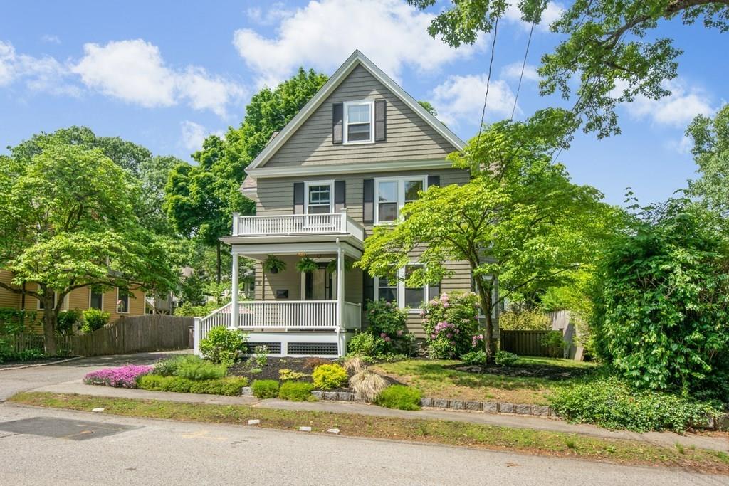 9 Oak Road Milton, MA 02186 - Photo 3 of 38 Gallery Image 3