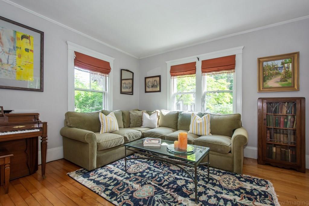 9 Oak Road Milton, MA 02186 - Photo 8 of 38 Gallery Image 8