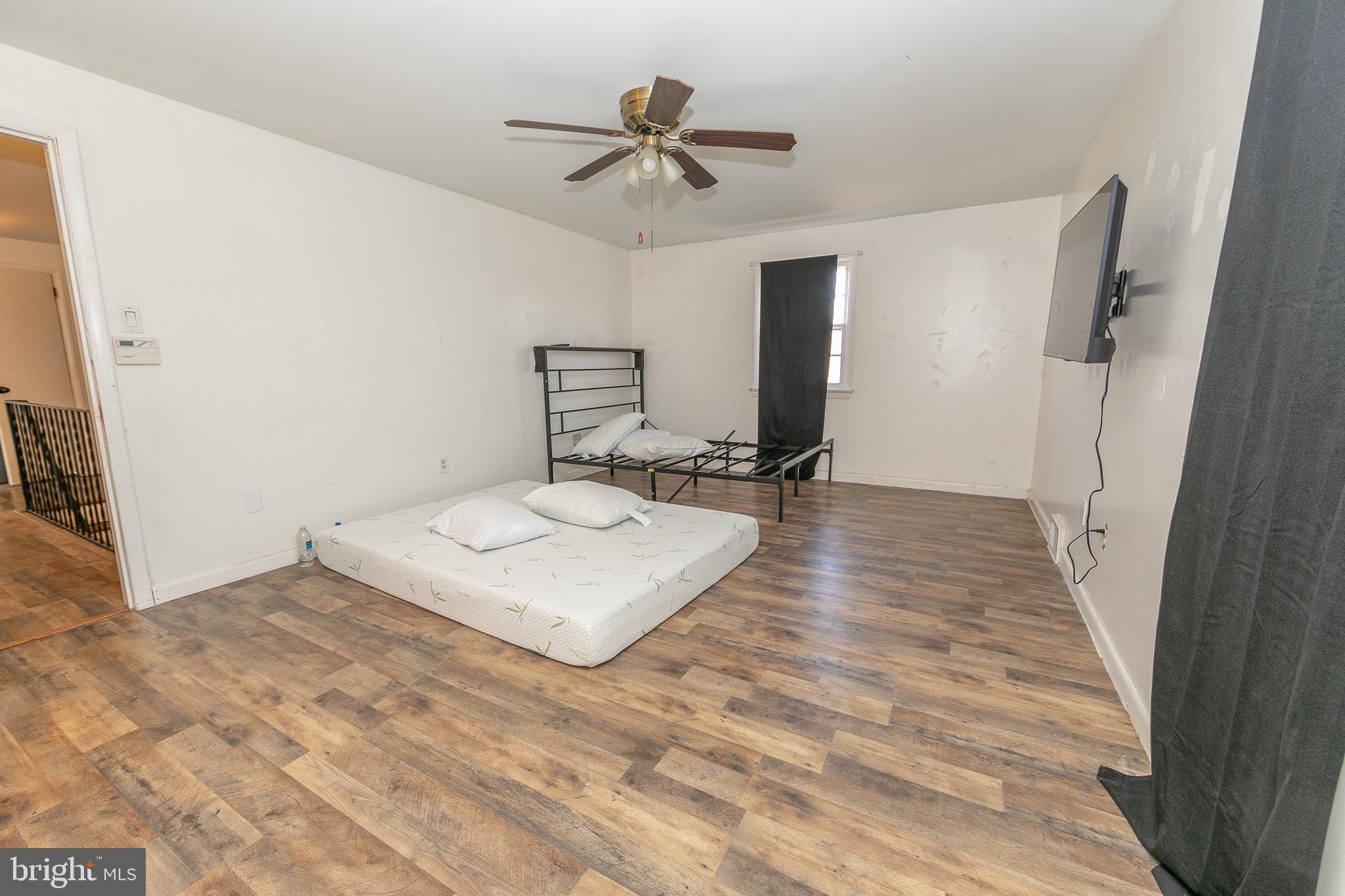 23 School Lane Carneys Point, NJ 08069 - Photo 18 of 21 a view of a living room