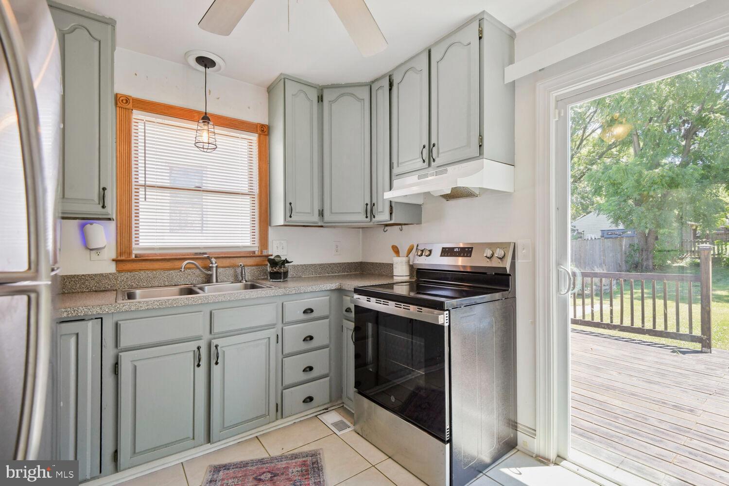 211 Lake Road Pasadena, MD 21122 - Photo 9 of 27