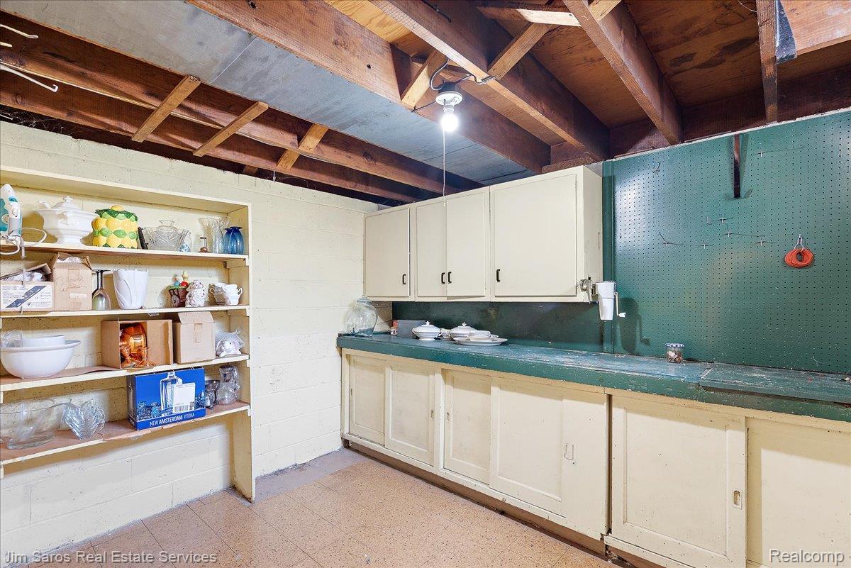 1010 Nottingham Road Grosse Pointe, MI 48230 - Photo 23 of 30 095-SONYa7v_Photos_06292026_1010NottinghamRd_ZachVan-69.jpg