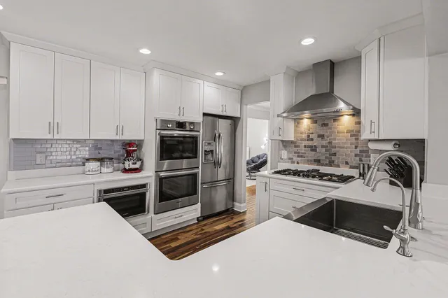 $989,900 | 5449 Countryside Drive, Saline, MI 48176