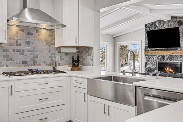 $989,900 | 5449 Countryside Drive, Saline, MI 48176