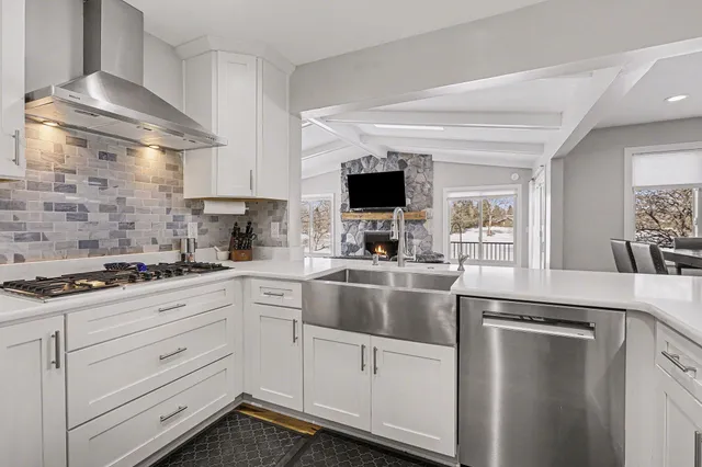 $989,900 | 5449 Countryside Drive, Saline, MI 48176