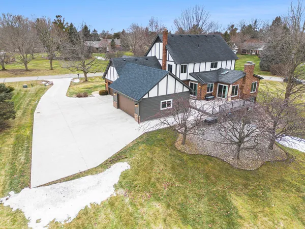 $969,900 | 5449 Countryside Drive, Saline, MI 48176