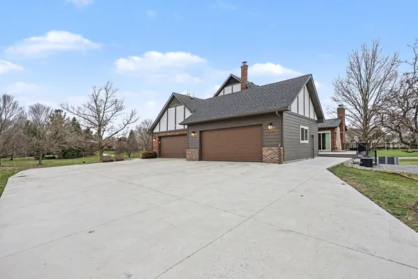 $969,900 | 5449 Countryside Drive, Saline, MI 48176