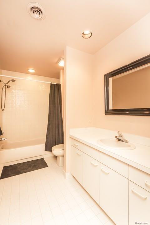 1261 Pine Ridge Road Milford, MI 48380 - Photo 38 of 90 AB6A0067.jpg