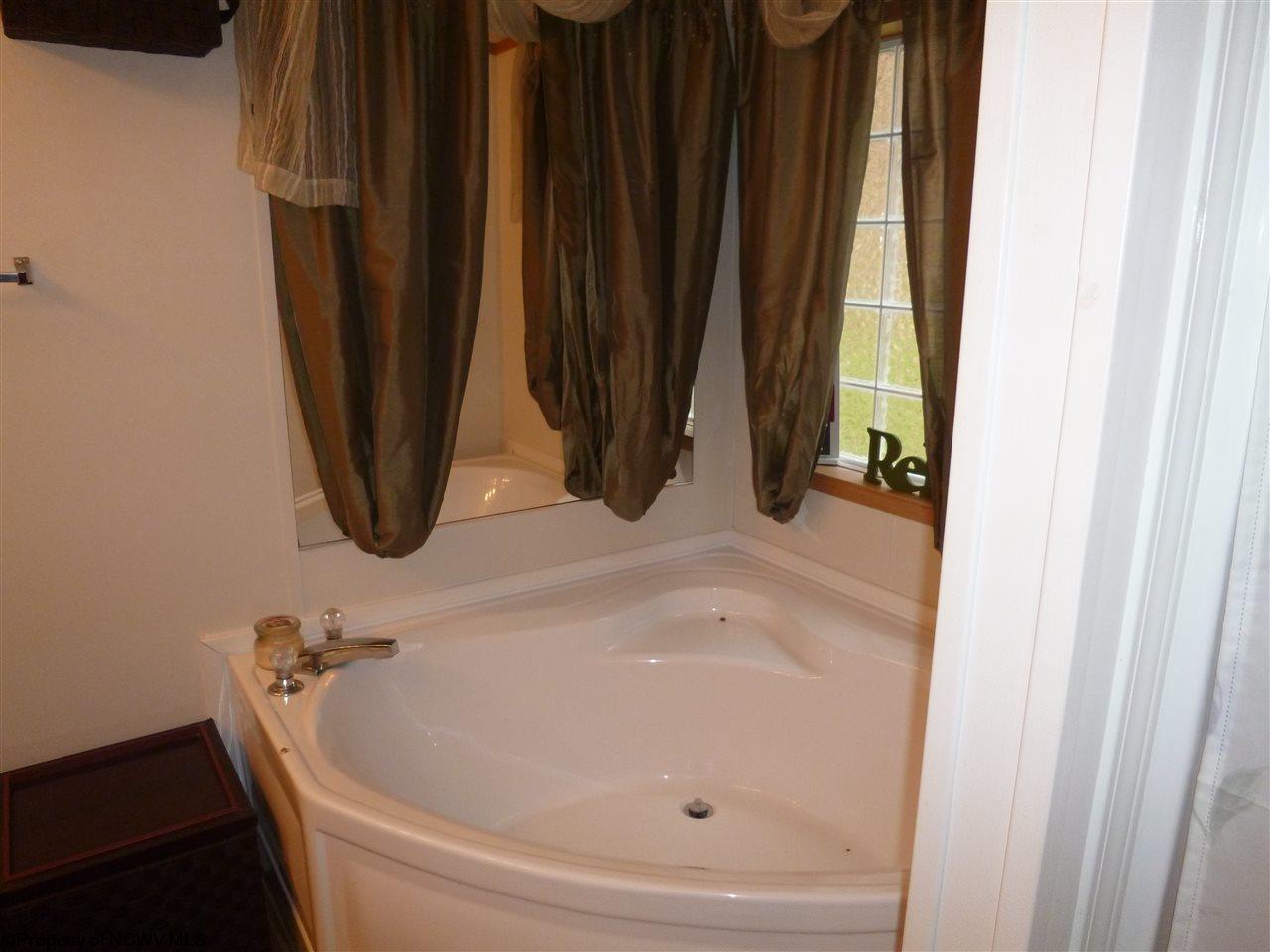 1266 Bunner Ridge Road Fairmont, WV 26554 - Photo 7 of 18 Gallery Image 7