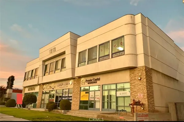 a view of a large building
