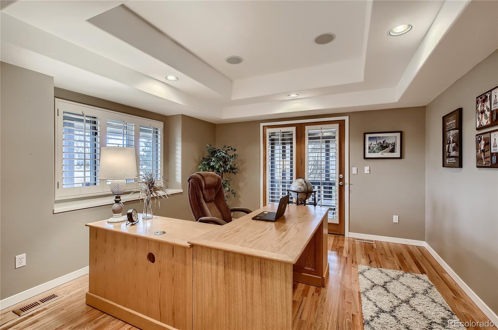 7748 Crestview Lane Niwot, CO 80504 - Photo 15 of 40 a bathroom with a sink and a mirror