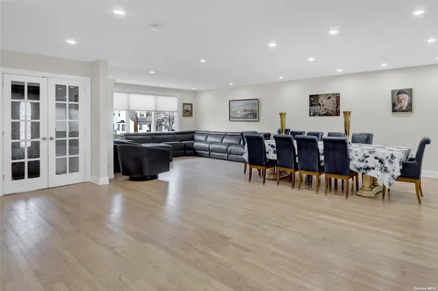 $3,499,000 | 333 Livingston Place, Cedarhurst, NY 11516