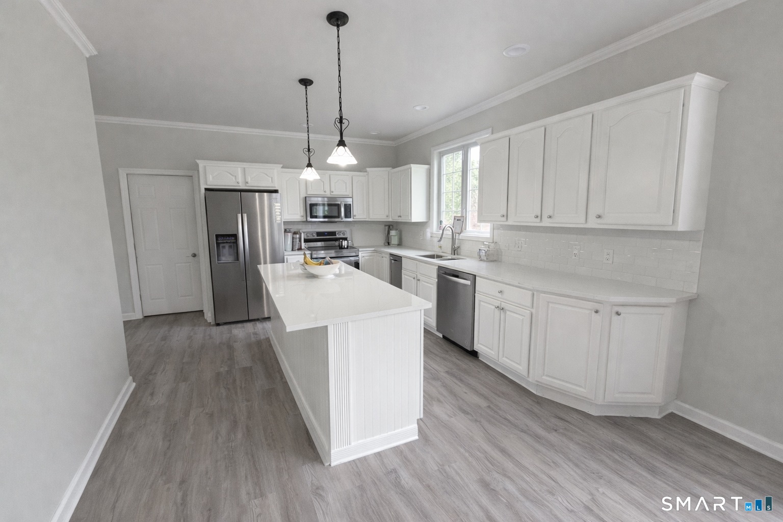 240 Tom Swamp Road Hamden, CT 06518 - Photo 2 of 18