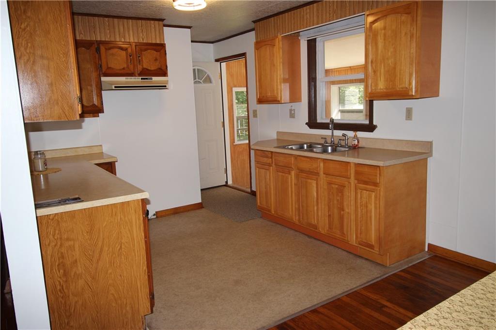 326 Nutt Road Grove City, PA 16127 - Photo 3 of 23