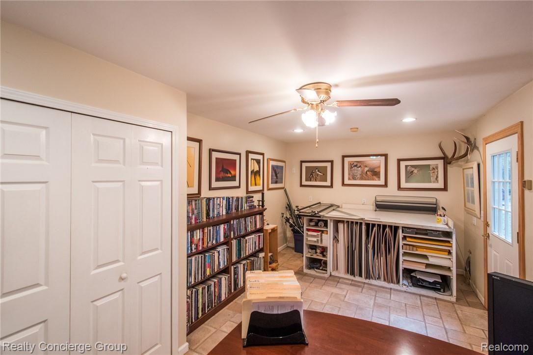 8877 River Valley Road Brighton, MI 48116 - Photo 36 of 46 8877 River Valley Ct-30.jpg