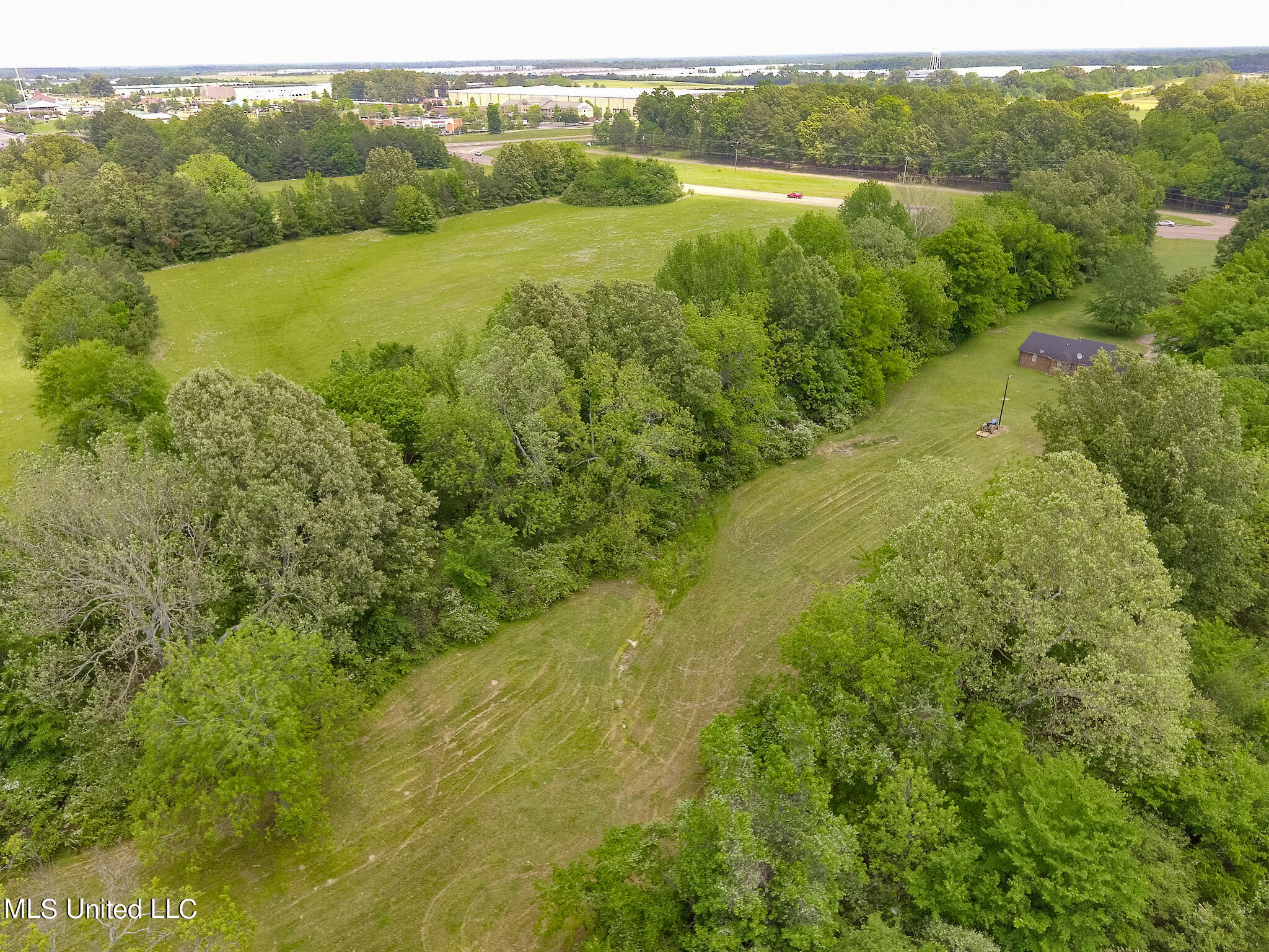 6741 Hacks Cross Road Olive Branch, MS 38654 - Photo 21 of 41 6741 Hacks Cross Road Drone-22