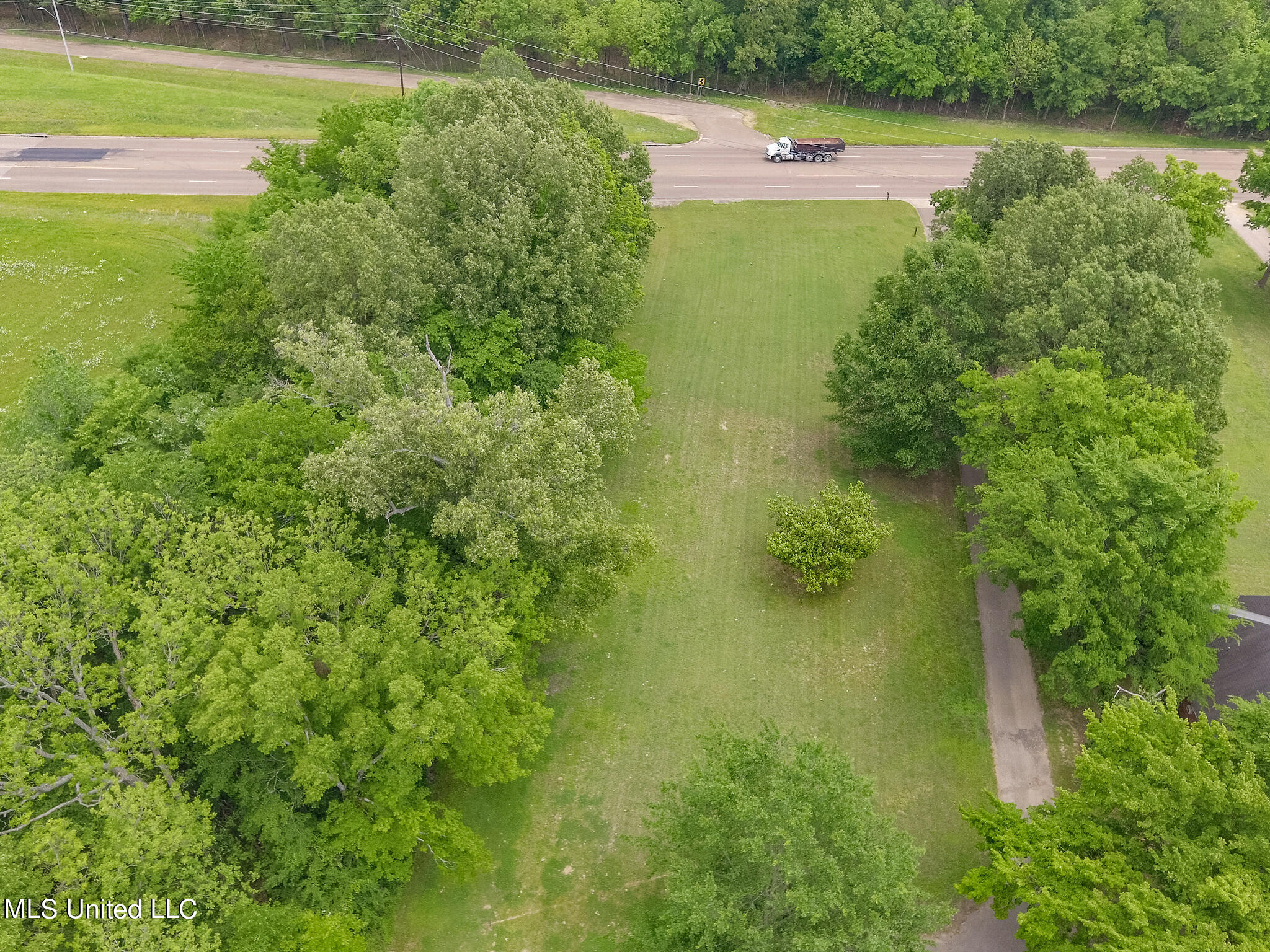 6741 Hacks Cross Road Olive Branch, MS 38654 - Photo 24 of 41 6741 Hacks Cross Road Drone-18