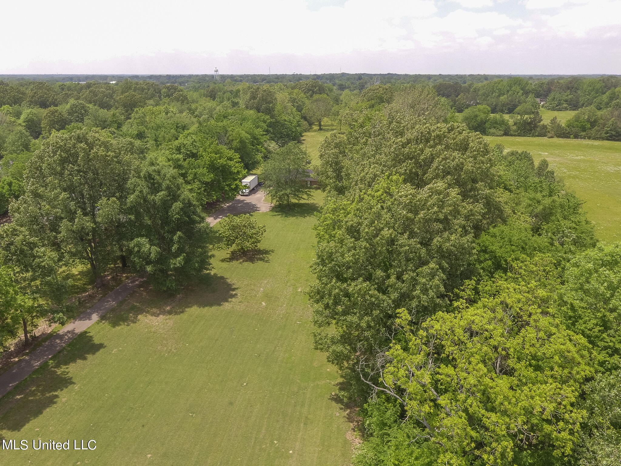 6741 Hacks Cross Road Olive Branch, MS 38654 - Photo 28 of 41 6741 Hacks Cross Road Drone-3