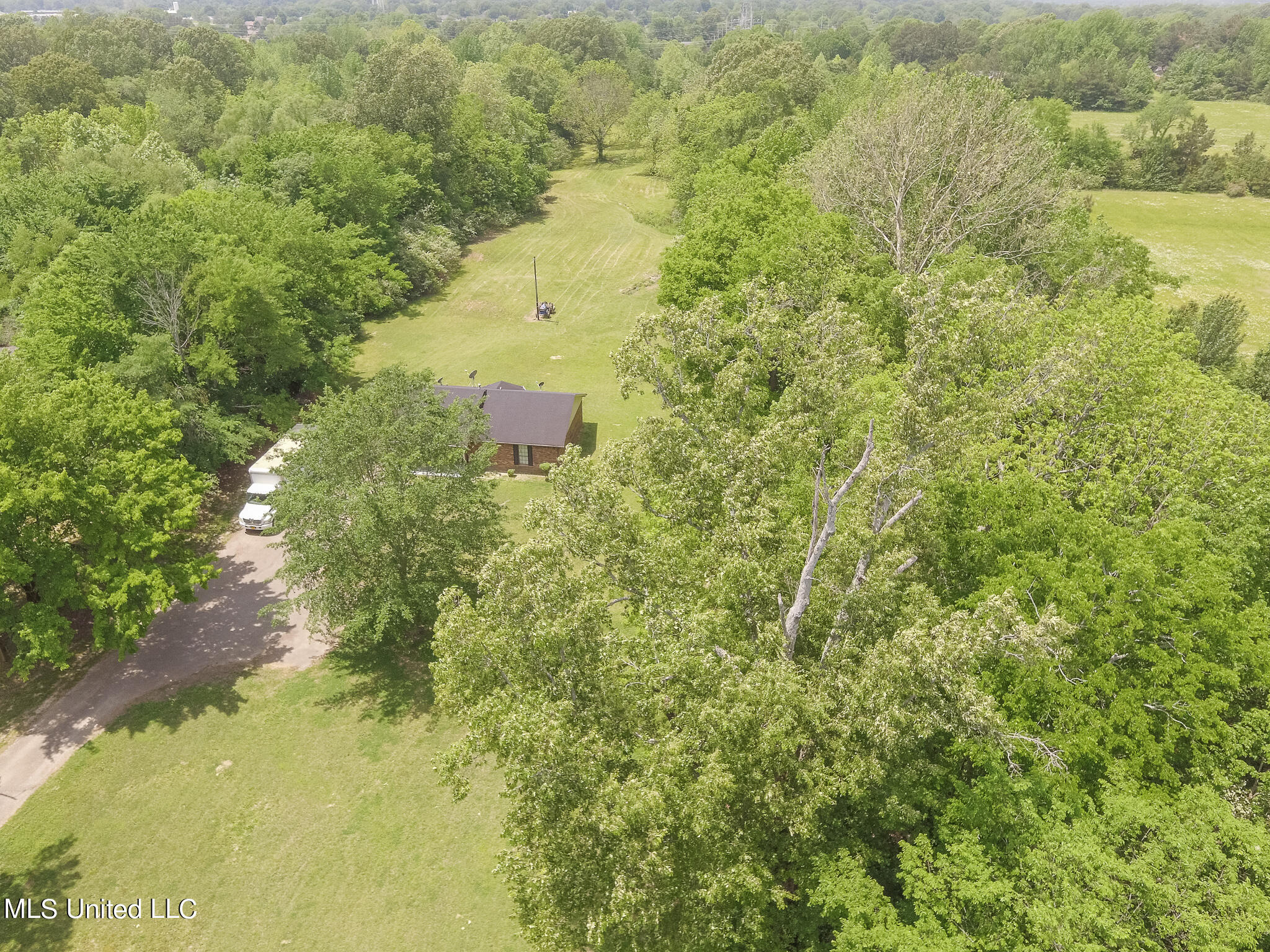 6741 Hacks Cross Road Olive Branch, MS 38654 - Photo 30 of 41 6741 Hacks Cross Road Drone-4