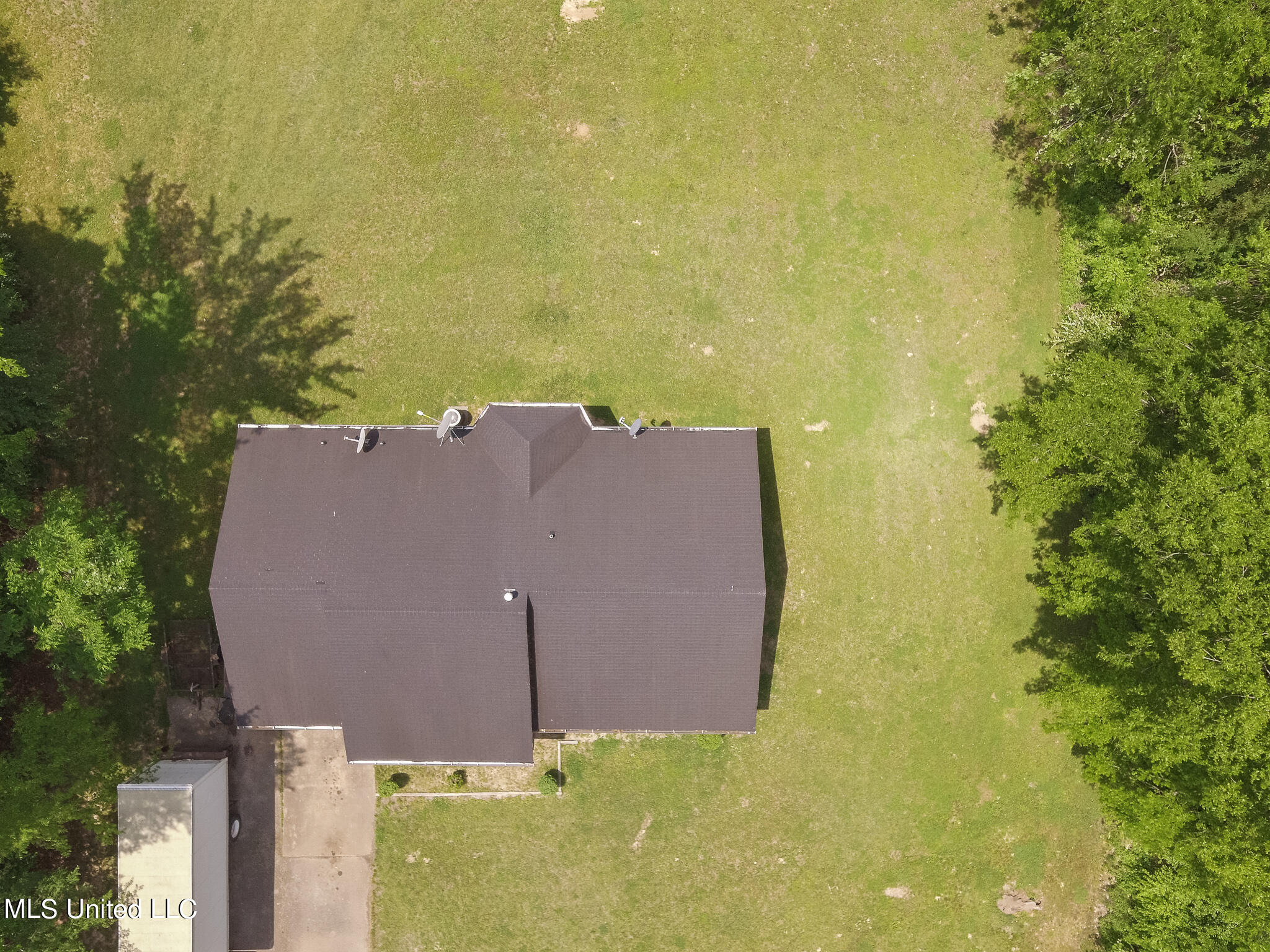 6741 Hacks Cross Road Olive Branch, MS 38654 - Photo 34 of 41 6741 Hacks Cross Road Drone-7