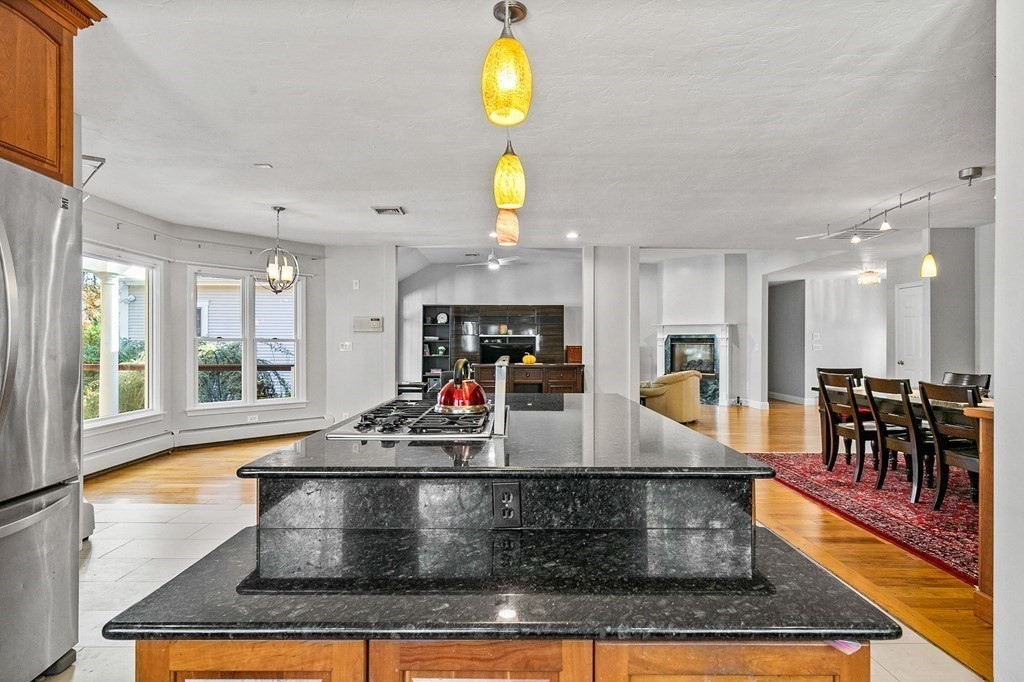 5 Gurney Place Rochester, MA 02770 - Photo 6 of 41