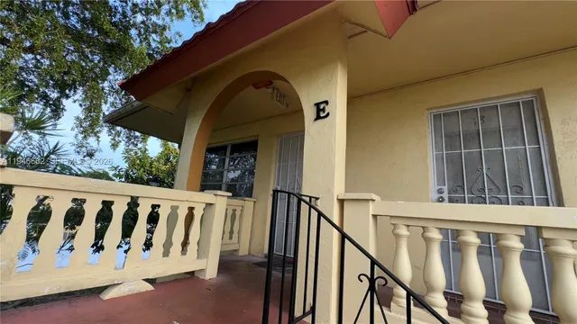 $1,700 | 160 Northeast 203rd Terrace, Unit E20, Miami Gardens, FL 33179