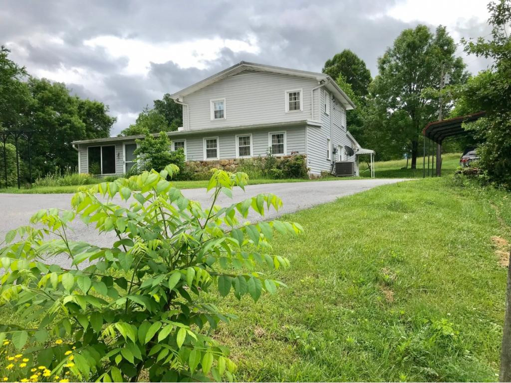 518 Beech Forest Road Bristol, TN 37620 - Photo 4 of 26 Photo 4