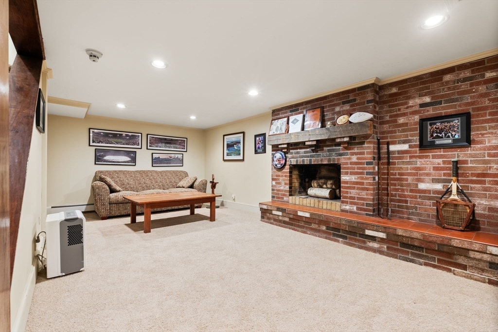 11 Hillcrest Road Marblehead, MA 01945 - Photo 30 of 41 Gallery Image 30